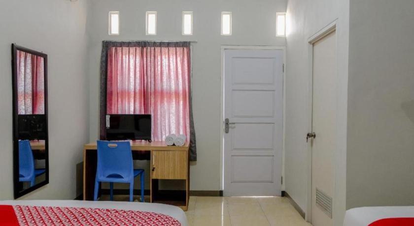 Capital O 1475 Oemah Jawa Family Residence Jember Exterior photo
