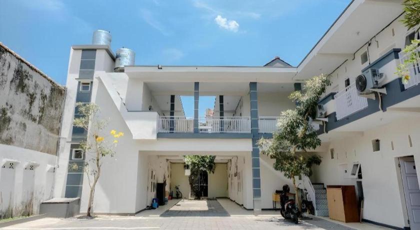 Capital O 1475 Oemah Jawa Family Residence Jember Exterior photo